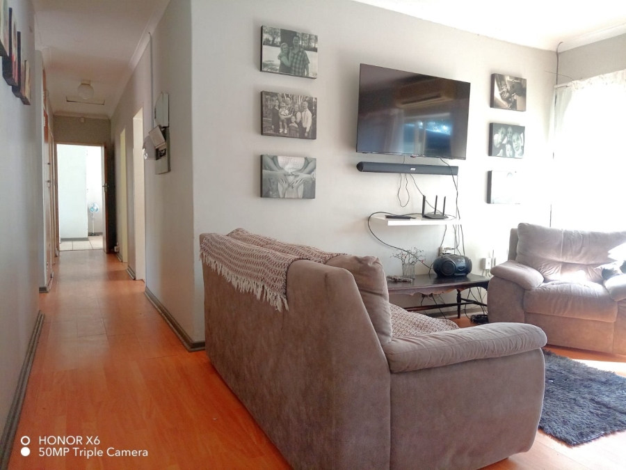 3 Bedroom Property for Sale in Ifafi North West